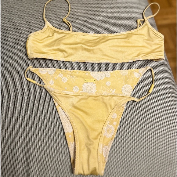 SOLD* Triangl bikini lemon 🍋 - Picture 12 of 12